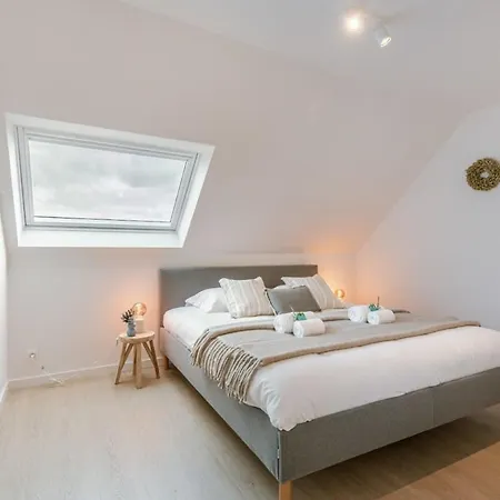 Huswell - With Sunny Garden For Up To 10 Guests * Le Coq